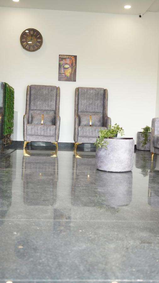Quince Elite Hotel Mysore Exterior photo